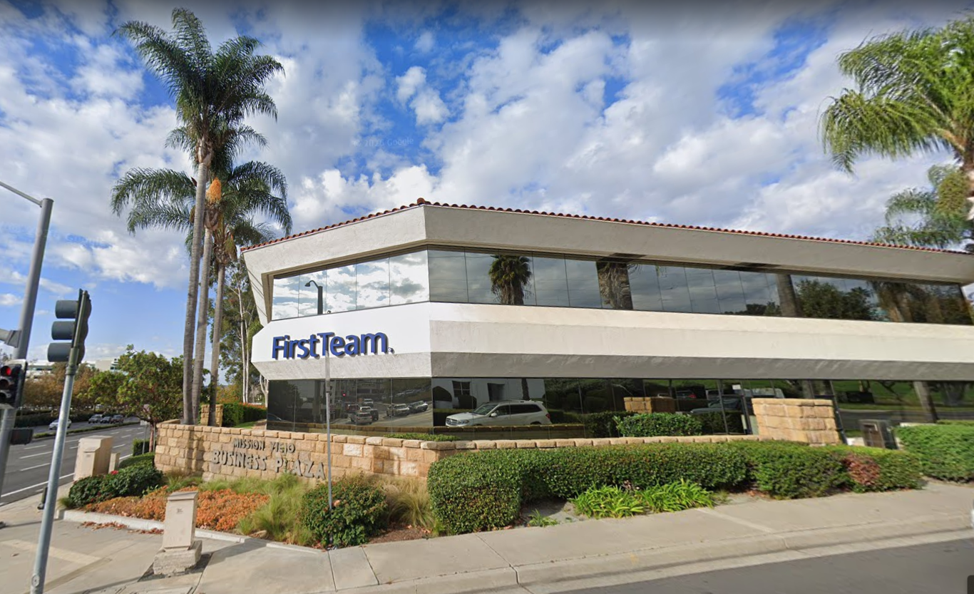 First Team Real Estate Mission Viejo オフィス外観